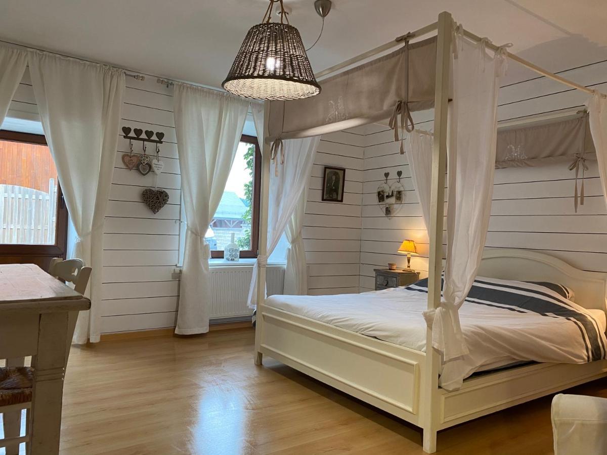 Suzanne'S Cottage Rochehaut Ngoại thất bức ảnh